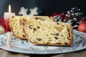 Saldi, fino al 70% per i panettoni. Coldiretti: “Attenzione alle scadenze”