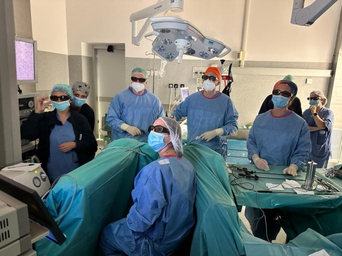 Azienda Ospedaliera: una nuova colonna 3D e 4K nella sala operatoria di Ostetricia e Ginecologia