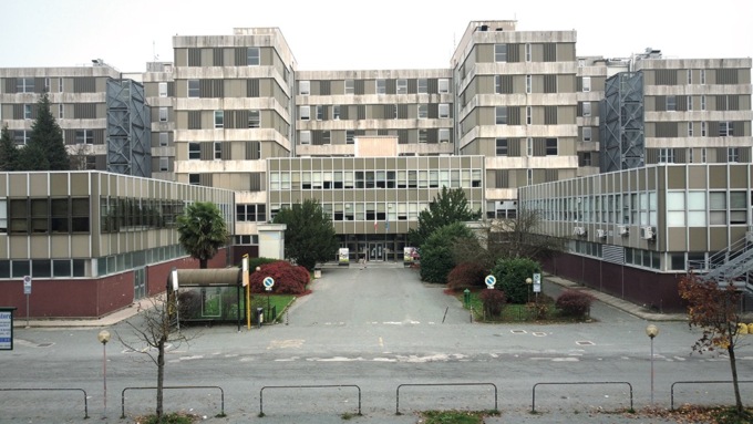 Centralinista sequestrata all’ospedale di Acqui Terme: per liberarla i Carabinieri usano il taser