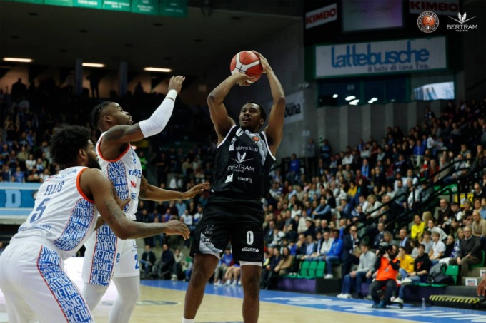 Derthona Basket, bella vittoria casalinga contro Varese
