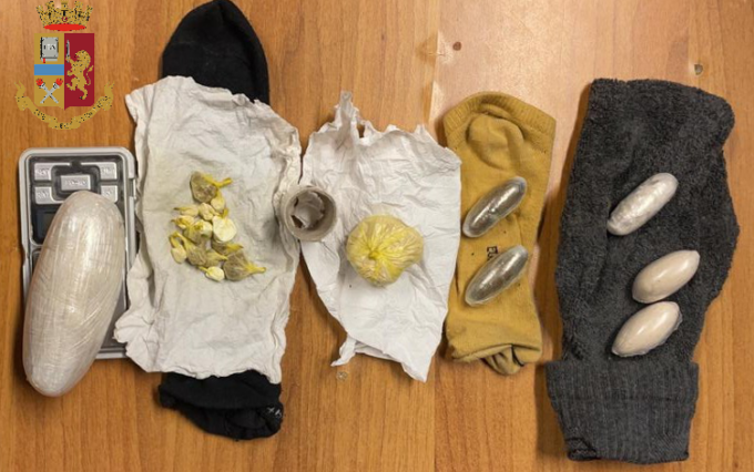 Torino, la polizia sequestra quasi 200 grammi di eroina: arrestato un uomo