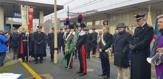 Novi Ligure, una corona di fiori per ricordare la strage del 1971