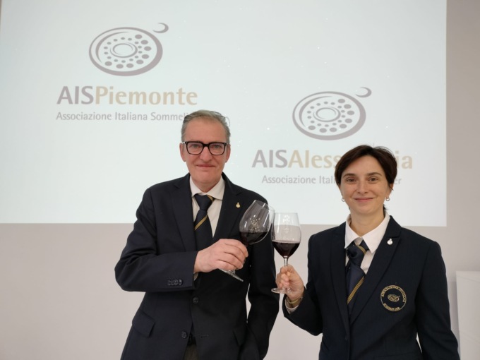 <strong>Vino, “sorvegliato speciale”: divide l’etichetta antialcol autorizzata dall’Europa</strong>