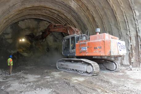 Esplosione in un cantiere a Voltaggio: morto un operaio e un altro è rimasto ferito