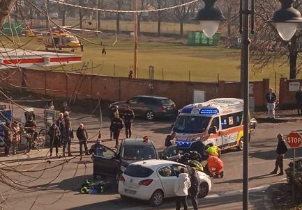 Scontro tra due auto a Sale: due donne ferite