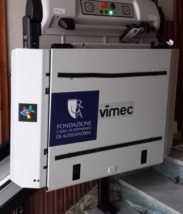 Unione Italiana Ciechi Alessandria: un nuovo montascale grazie al bando della Fondazione Cra