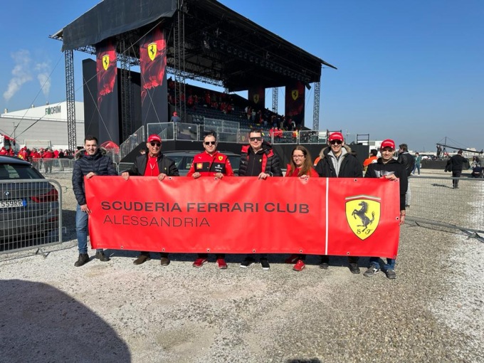 Sette soci di Scuderia Ferrari Club Alessandria alla presentazione della nuova monoposto