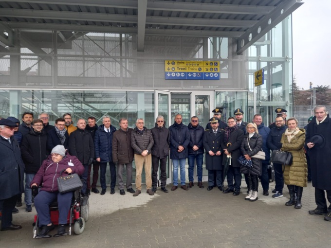 La stazione di Alba senza barriere: aperta la nuova passerella pedonale