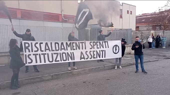 Torino, blocco studentesco per i riscaldamenti spenti nelle scuole: “Noi non ci stiamo”