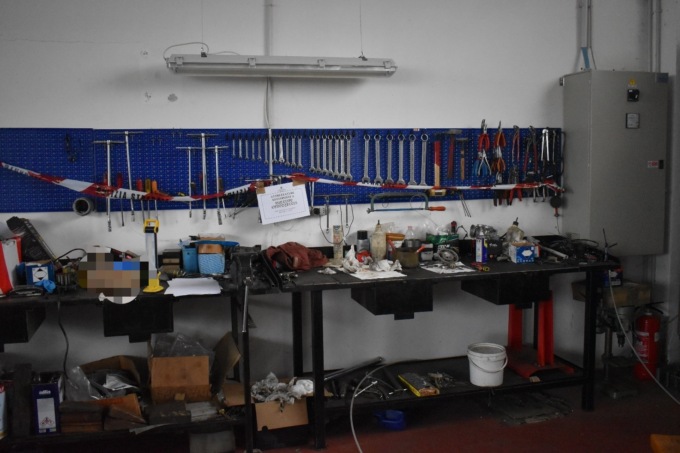 Alessandria, la polizia sequestra due auto ricercate dopo il fallimento di una società