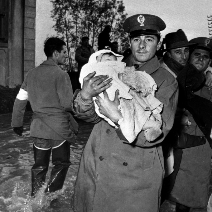 “Al servizio del Paese”, storia della Polizia di Stato in 500 scatti