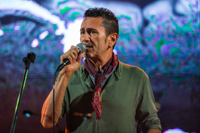 Lutto nel mondo della musica a Casale Monferrato, addio al cantante chitarrista Paolo Deregibus