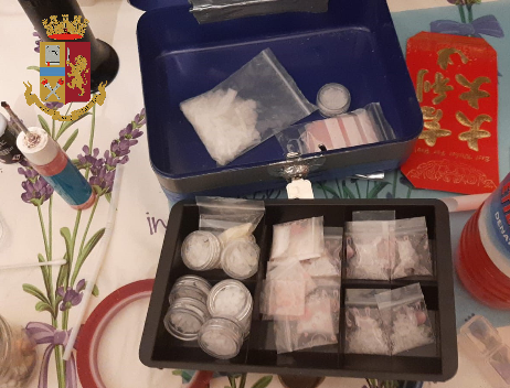 Coppia cinese nasconde quasi 3 kg di metanfetamina – shaboo: arrestati a Torino