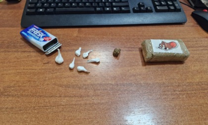 Tortona, hashish in un panetto con il volto di Tom & Jerry: arrestati due giovani