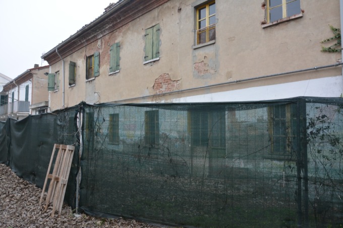 Alessandria: sopralluogo all’ex asilo dismesso vicino al Punto D nel quartiere Cristo