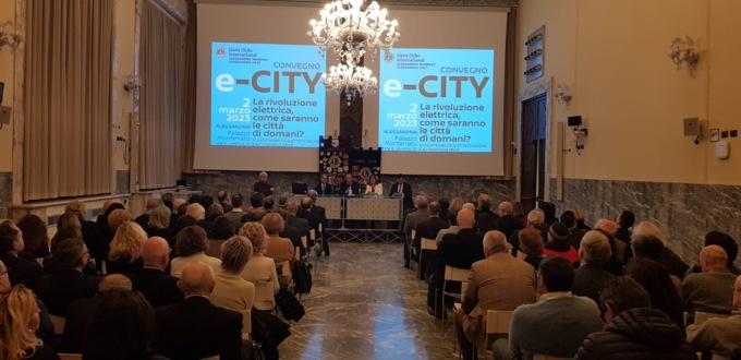 <strong>La rivoluzione elettrica, sfida del futuro e dell’ambiente</strong>