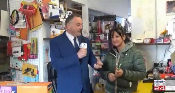 <strong>3′ con… Rapina ad Ovada: “Mi hanno puntato un coltello addosso”</strong>