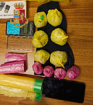 Droga dentro a una valigia: arrestato dalla Polizia