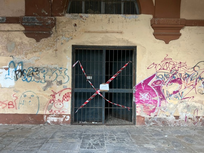 Novi Ligure: entrano in un edificio dismesso dell’ex Caserma Giorgi e cede il pavimento, ferito ragazzino