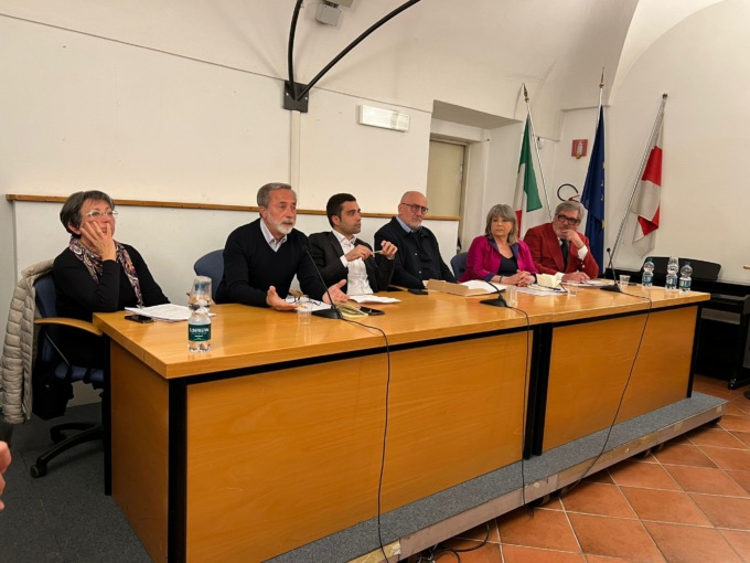 <strong>Primo confronto fra i sei candidati alle elezioni di Novi Ligure</strong>