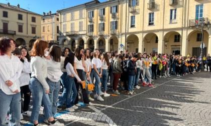 <strong>Lo sport può cambiare il mondo: Derthona Basket e studenti in piazza</strong>