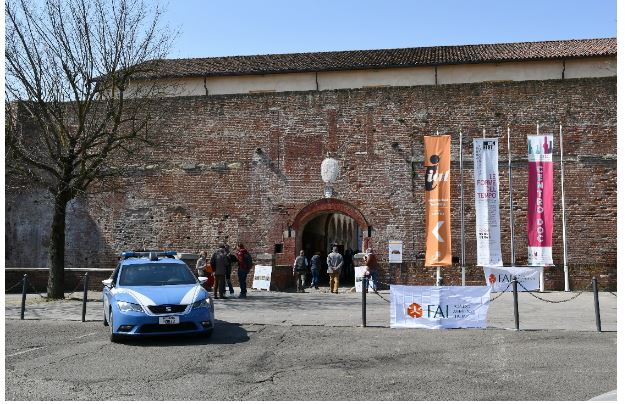 Casale Monferrato, furti negli uffici Asl e pagamenti con bancomat rubati: denunciata una donna