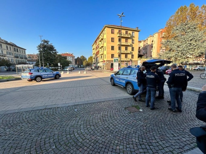 27 involucri di eroina pronta per la vendita e 375 euro in contanti: arrestato ad Asti