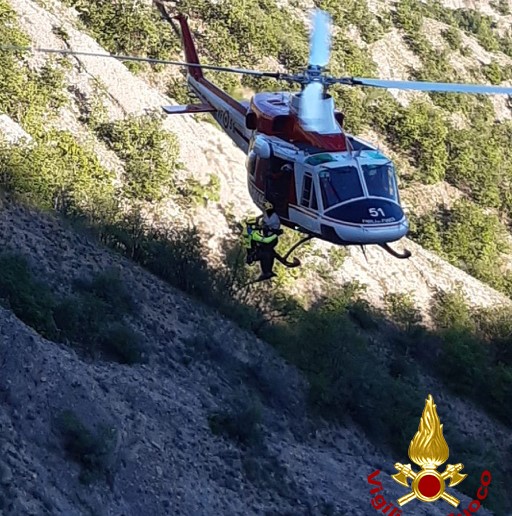 Due persone e il loro cane bloccati in Val Borbera: Vigili del Fuoco sul posto