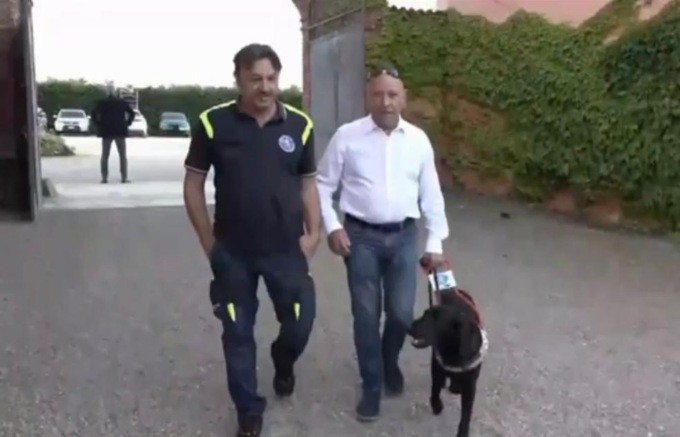 Gli occhi del cane guida Cuba, da oggi, sono quelli di Roberto