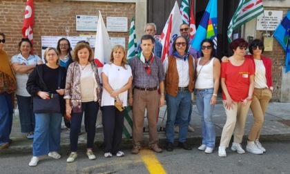 I sindacati puntano il dito contro i modi di una dirigente scolastica di Casale