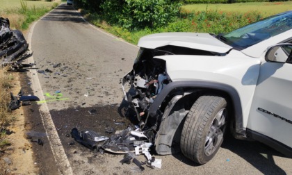 Scontro frontale in via Valmigliaro a Valmadonna, tre feriti di cui uno in prognosi riservata