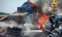Incendio a Isola Sant'Antonio: bruciata una mietitrebbia