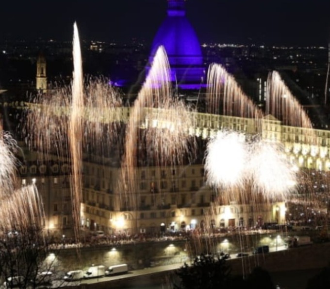Torino, fuochi d’artificio per festeggiare il patrono San Giovanni
