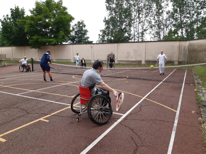 Tennis in carrozzina: il progetto attivato al Borsalino per accompagnare nella riabilitazione