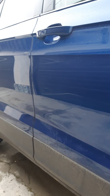 Alessandria, danneggiata l’auto di una cittadina: “Non si può più parcheggiare in sicurezza”