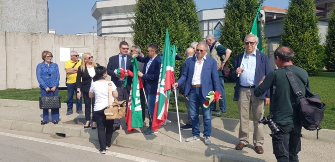 L’ultimo viaggio di Berlusconi, cremato questa mattina a Valenza