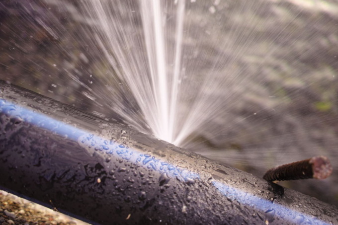 Ancora perdite e tubi rotti, sospesa temporaneamente l’erogazione d’acqua a Cantalupo