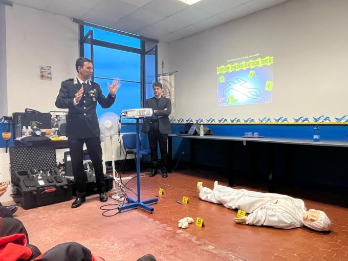 Come si gestisce la scena del crimine: l’incontro dei carabinieri con i volontari della Misericordia