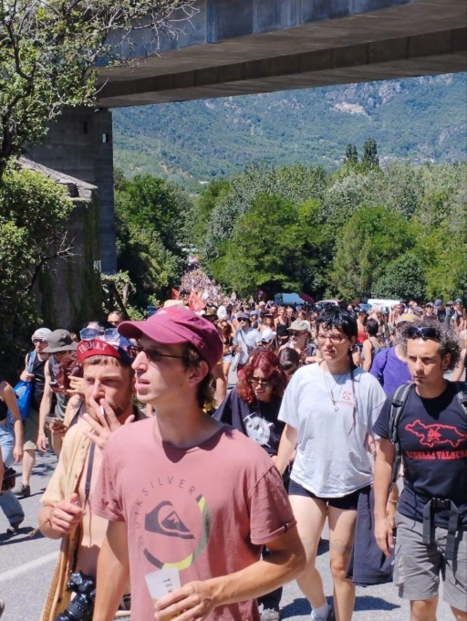 No Tav nel torinese, alcuni manifestanti attaccano il cantiere di San Didero e Chiomonte