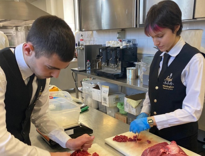 Appello per evitare la chiusura dell’Artusidai Circoli Pd del Monferrino