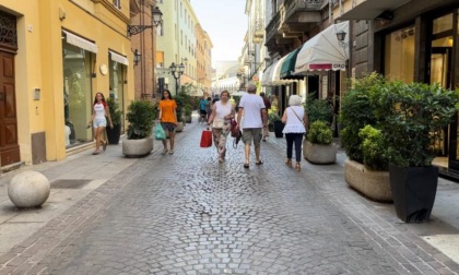 Più decoro ad Alessandria: multe a chi butta a terra ogni forma di rifiuto
