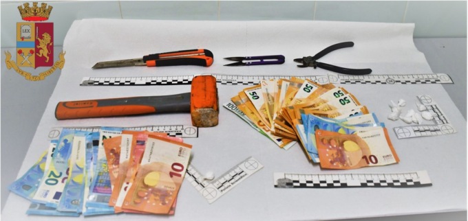 Asti, tre persone denunciate dalla Polizia per possesso di stupefacenti