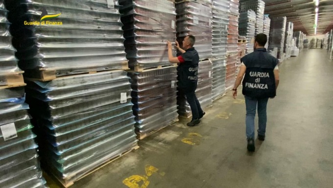 Gdf Torino, sequestrate 140 tonnellate di prodotti alimentari con falso Made in Italy