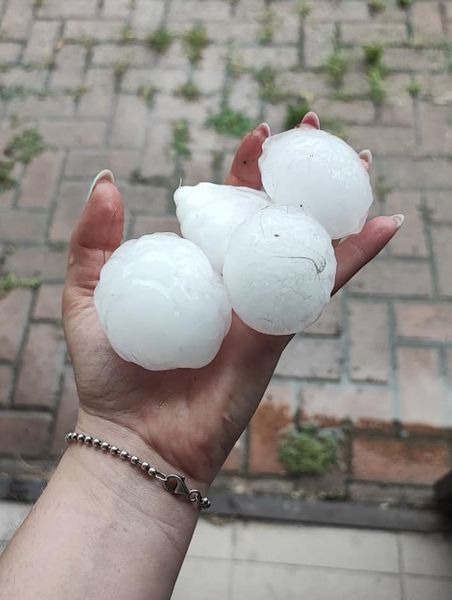 Chicchi di grandine grandi come palline da tennis nel moncalvese e nel nord astigiano