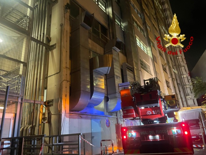 Incendio al Monoblocco dell’ospedale San Martino di Genova: 42 pazienti spostati in altri reparti