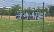 L'Alessandria Calcio vince l'amichevole con la Juve U19. A bordo campo striscione di contestazione dei Supporters 1999