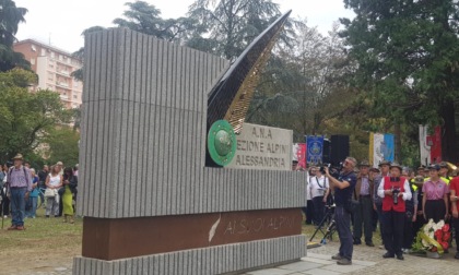 Alessandria, inaugurato il Monumento all’Alpino ai Giardini stazione