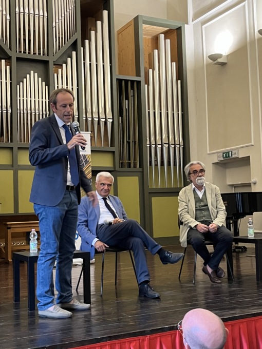 Oggi Beppe Vessicchio al Conservatorio di Alessandria per parlare di musica “pop”