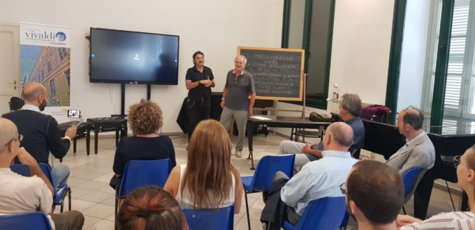La città scollegata, nuovo video di Massimo Torchio. Rock al Conservatorio Vivaldi