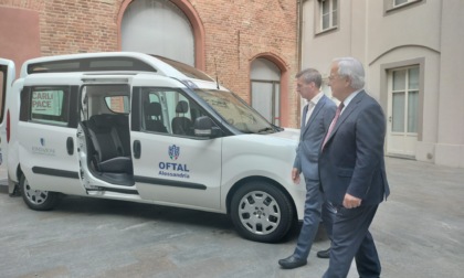 Un nuovo pulmino Oftal per gli anziani, i malati e i bisognosi di Alessandria